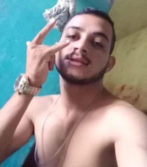 Jovem é morto a facadas e pedrada em Santana do Ipanema