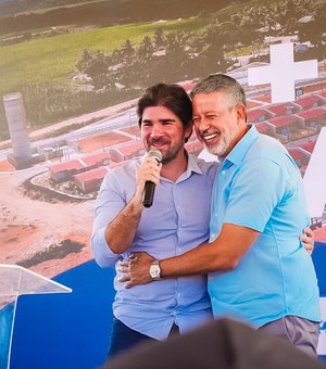 Arthur Lira destaca entrega de 200 casas na Barra de São Miguel