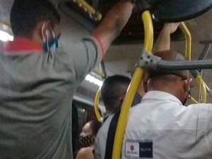 Apesar de determinação da prefeitura, ônibus circulam cheios em Maceió