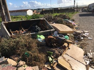 [Vídeo] Moradores fazem apelo para prefeitura resolver problemas de descarte irregular de lixo em Arapiraca