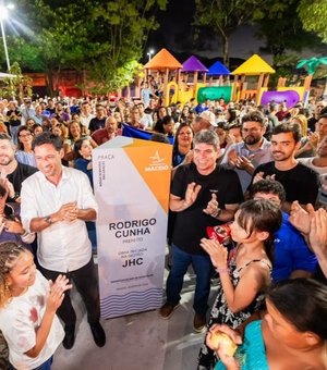 Prefeito Rodrigo Cunha entrega Praça Nossa Senhora das Graças revitalizada na Levada