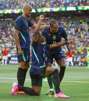 Camisa 19 de Endrick vira 10 durante comemoração de gol contra o Egito; veja