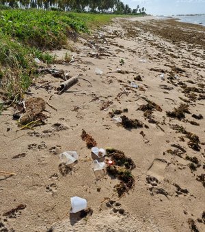 Correntes marinha espalham lixo em praias de Porto de Pedras