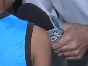 Mãe entrega filho à Justiça após ser presa por agressão