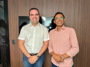 Prefeito de Messias oficializa aliança com Luciano Amaral e pode desembarcar no PSD