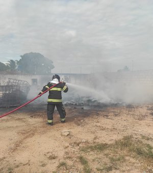Incêndio atinge fábrica de plástico em Arapiraca