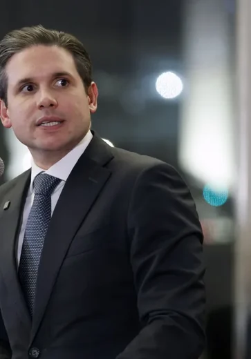 Hugo quer votar proposta do governo sobre fim da 6x1 na próxima semana