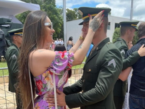 Atleta trans é ameaçada após ir em formatura de namorado militar