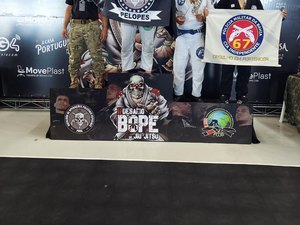 [Vídeo] Militar do 3º BPM conquista medalhas de ouro e prata no II desafio do Bope de Jiu-Jitsu