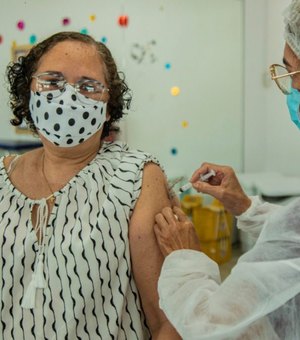 Postos de vacinação contra a Covid-19 em Arapiraca passam a funcionar das 9h às 16h