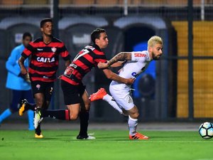 Santos sofre contra o Vitória, fica no empate e não encosta no Corinthians