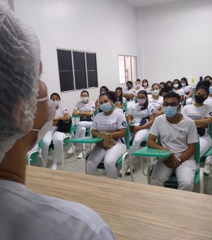 HE do Agreste recebe visita de estudantes de curso técnico de enfermagem no Sertão