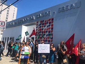 Enfermeiros protestam em apoio à vítima de assédio moral no HGE