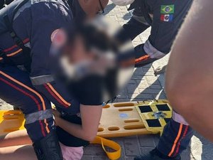 Mulher é atropelada por carro perto do Marco dos Corais, na orla de Maceió