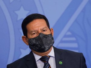 Mourão chama de 'politicagem' embate entre Pazuello e Doria