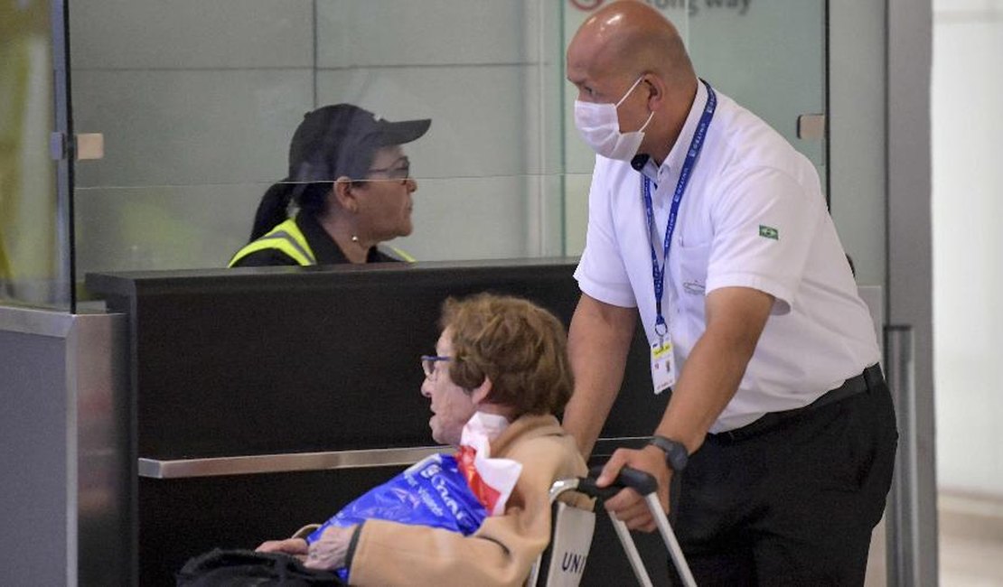 Autoridades vão procurar até 60 pessoas próximas a paciente de São Paulo com coronavírus