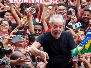 Lula promete voltar às ruas para reencontrar o povo em janeiro