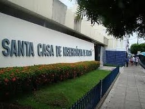 Empresária denuncia que filha teve atendimento negado na Santa Casa de Maceió