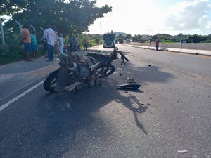 Motociclista se choca com caminhão e morre ao tentar ultrapassagem na AL-110