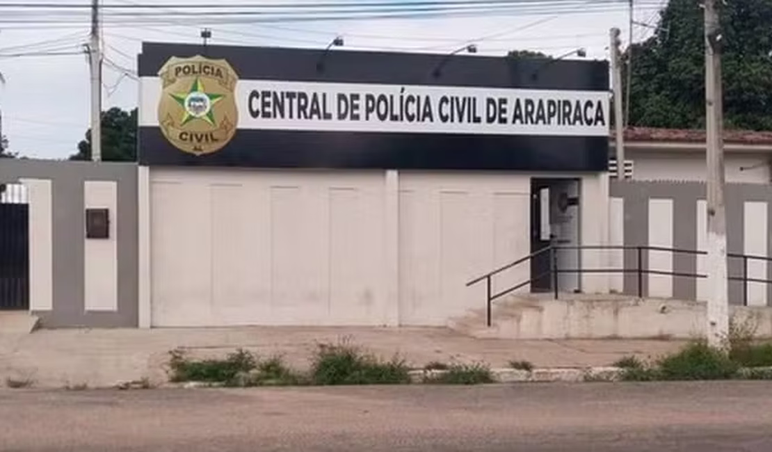 Mulheres são conduzidas à delegacia em Arapiraca após briga por ex