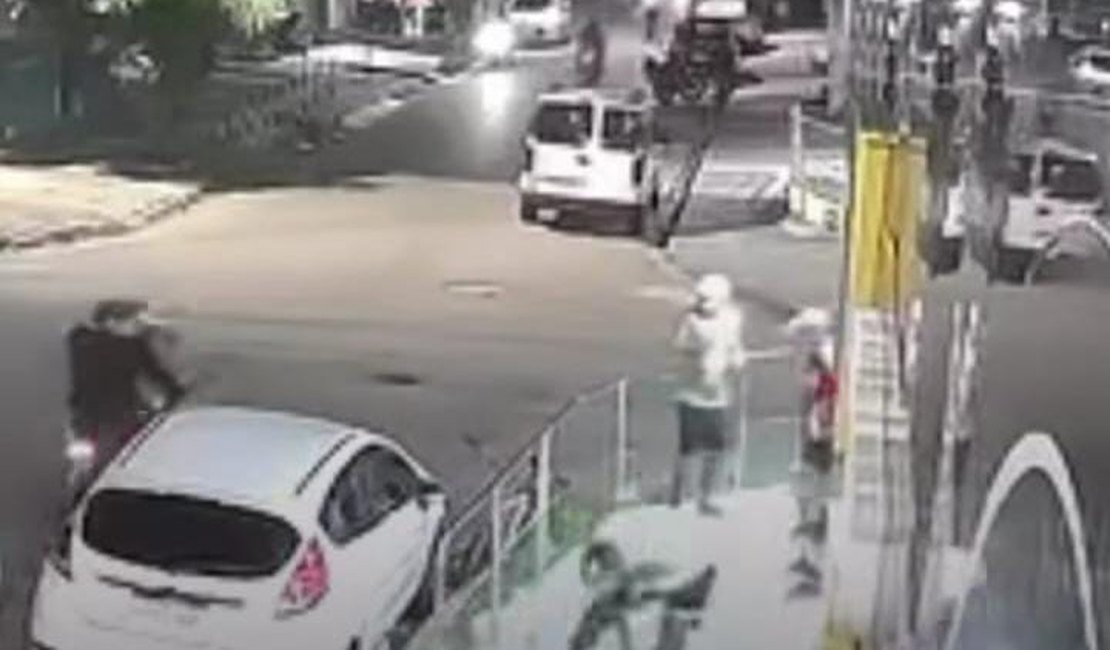 Dupla em moto comete tentativa de homicídio no Pontal da Terra, em Maceió