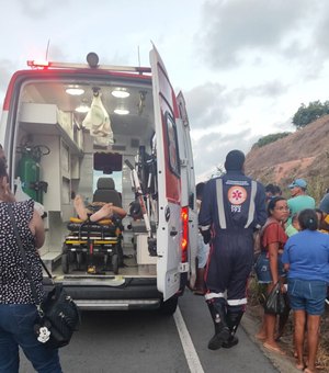 Acidente de moto deixa duas pessoas feridas na AL-460 em Porto de ﻿Pedras