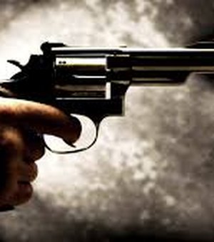 Polícia troca tiros com criminosos em Maragogi após assalto
