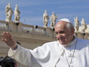 Papa Francisco diz que separação da família às vezes é 'moralmente necessária'