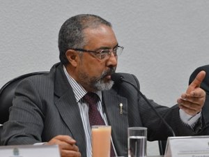 Quebra de patente de vacinas será votada hoje pelo Senado