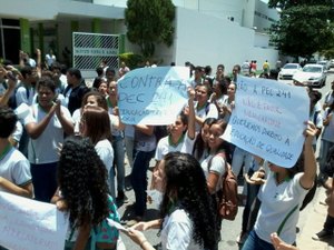 Estudantes do Ifal Campus Maceió protestam contra a PEC 241