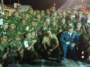 Jovem com Síndrome de Down participa de solenidade no Tiro de Guerra, em Arapiraca 