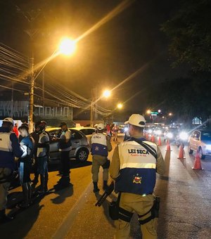 Treze condutores foram retirados de circulação em Lei Seca no Jaraguá Folia