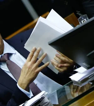 Deputado do PP empregou 'funcionária fantasma', mas é poupado pelo TCU