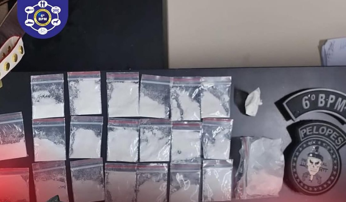 Jovem é presa com 20 papelotes de maconha na cidade de Maragogi