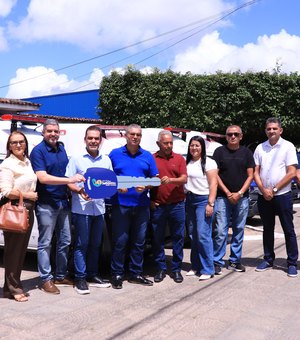 Prefeitura de São Sebastião entrega quatro ambulâncias zero km à população