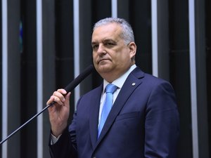 Alfredo Gaspar propõe projeto para combater crimes virtuais contra crianças com uso de IA
