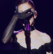 Ariana Grande chora em último show antes de uma pausa dos holofotes