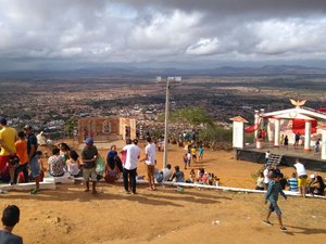 Empresários e Igreja se unem para revitalizar Morro Santo da Massaranduba