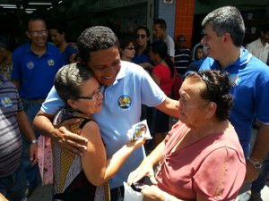 Desempenho de Júlio Cezar em debates é elogiado em Maceió