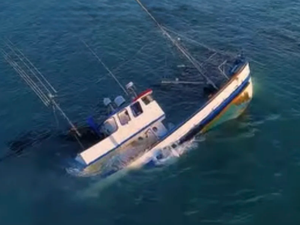 Marinha instaura inquérito para apurar naufrágio de embarcação pirata em Japaratinga