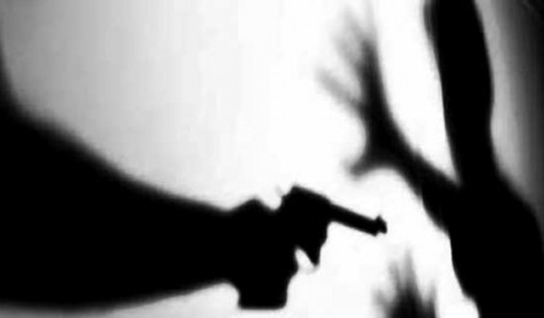 Jovem morre a caminho do hospital após criminosos realizarem vários disparos de arma de fogo 