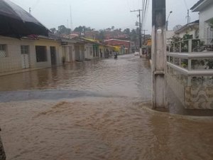 Temporal deixa ruas do Centro de Campestre alagadas
