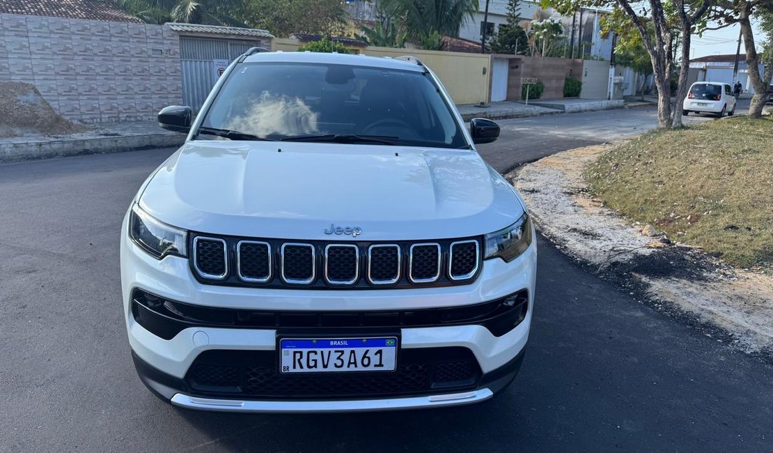 [Vídeo] Carro é roubado em lava-jato no bairro do Antares; testemunha descreve suspeito