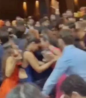 Formatura acaba em confus﻿﻿﻿ão após briga causada por letra de música