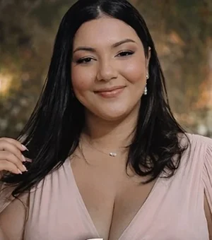 Colisão entre carro e van deixa mulher morta em Coruripe; esposo e filha ficam feridos