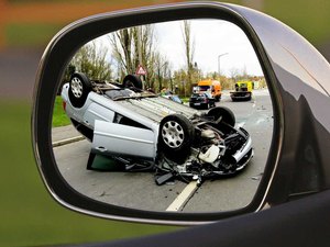 Seis pessoas morrem acidente entre carro e carreta