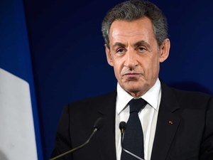França: Ex-presidente Sarkozy condenado a 3 anos de prisão por corrupção