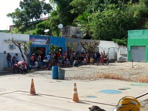 Auxílio emergencial: fila de lotérica em Novo Lino se forma na madrugada