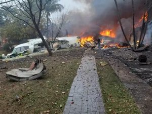 Morador de casa atingida por avião em Vinhedo estava dormindo e acordou com barulho do acidente; fotos