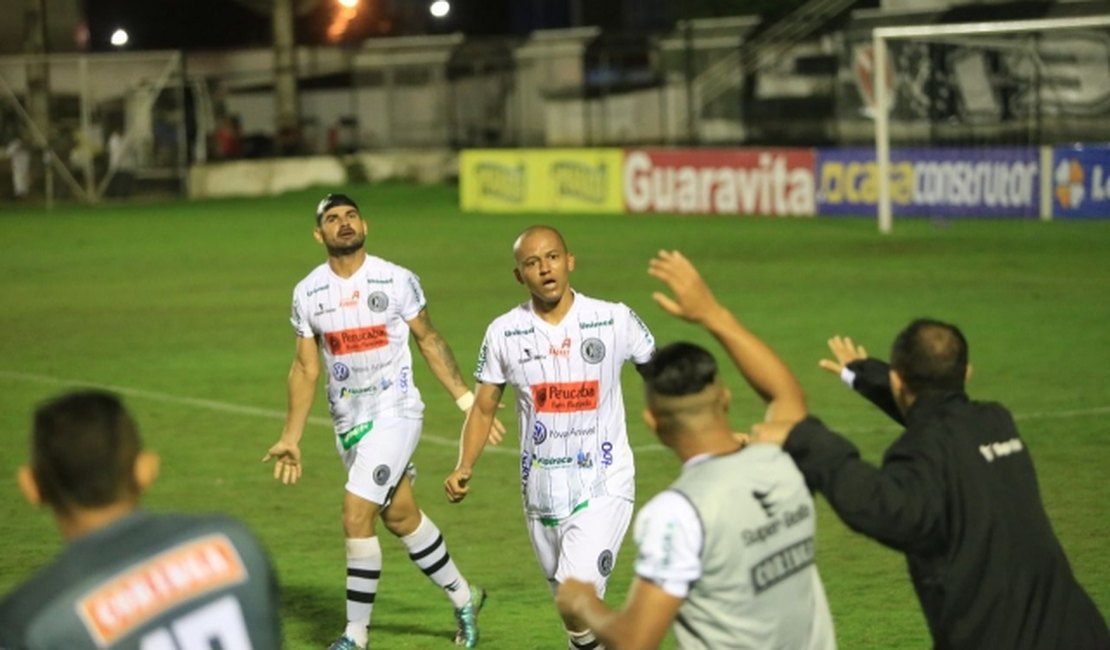 Artilheiro Reinaldo Alagoano afirma: 'jogo do ano é o Guarani'.